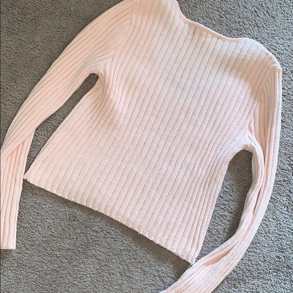 SUPER SOFT baby pink sweater - Picture 2 of 2